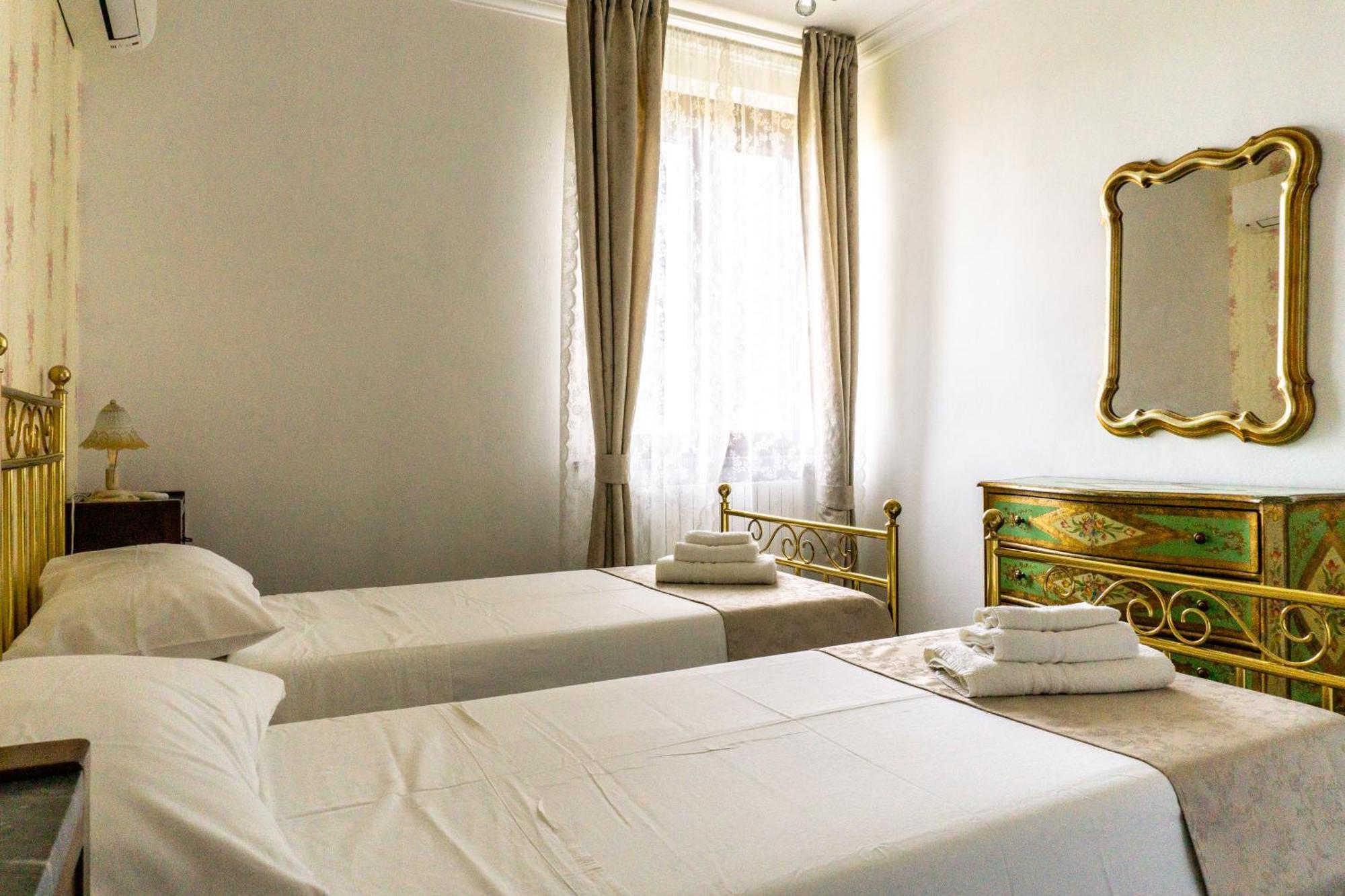 Villa Nerone B&B Lorenzana Ngoại thất bức ảnh