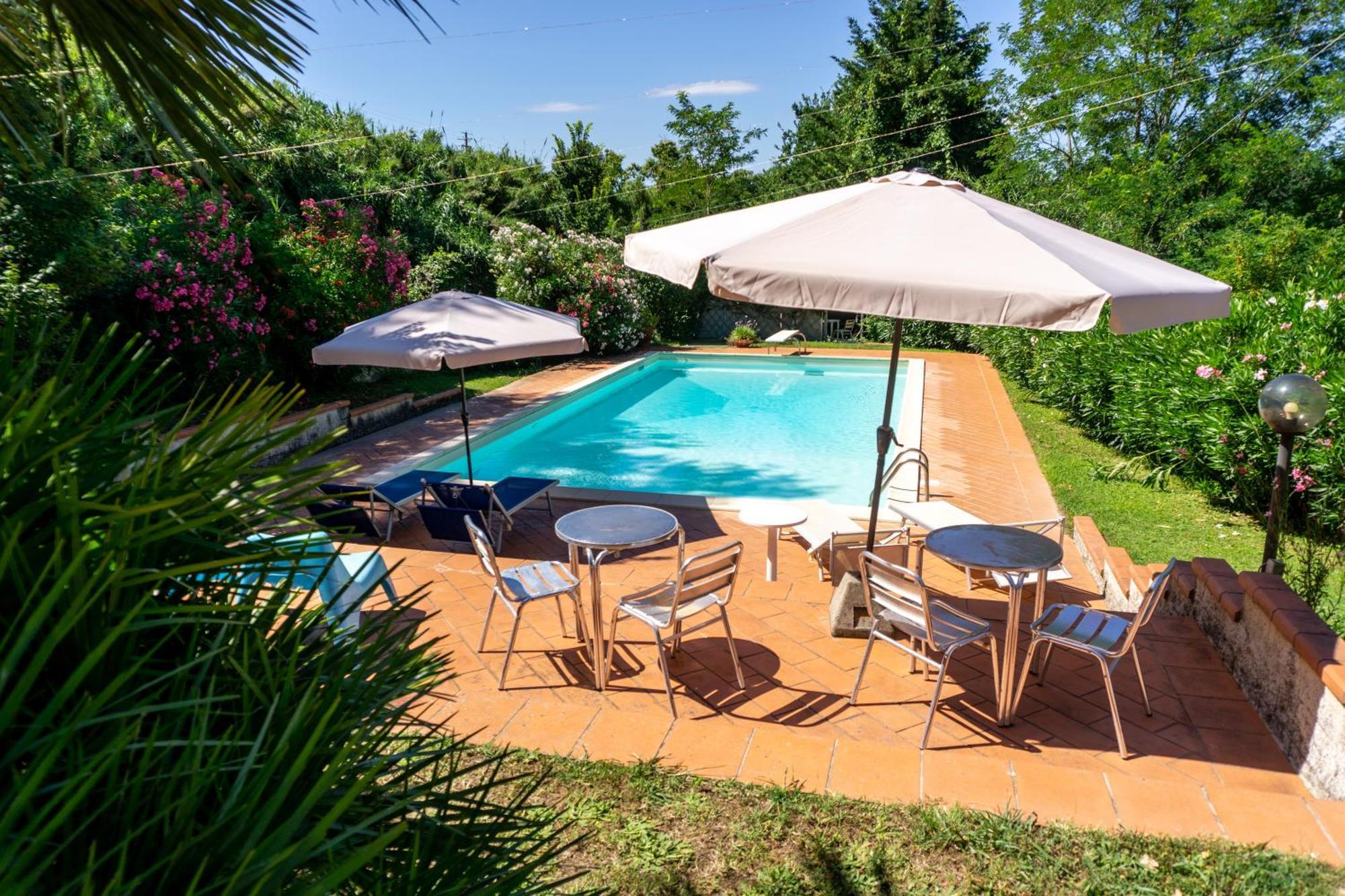Villa Nerone B&B Lorenzana Ngoại thất bức ảnh